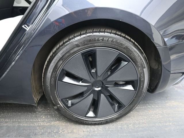 Used 2025 Tesla Model 3 Long Range image 16