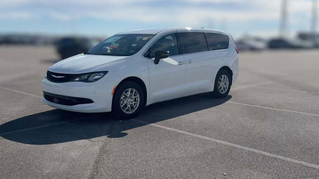 New 2026 Chrysler Voyager LX image 1