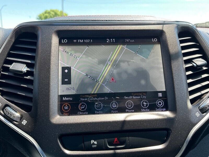 Used 2019 Jeep Cherokee Trailhawk w/ Comfort/Convenience Group image 23