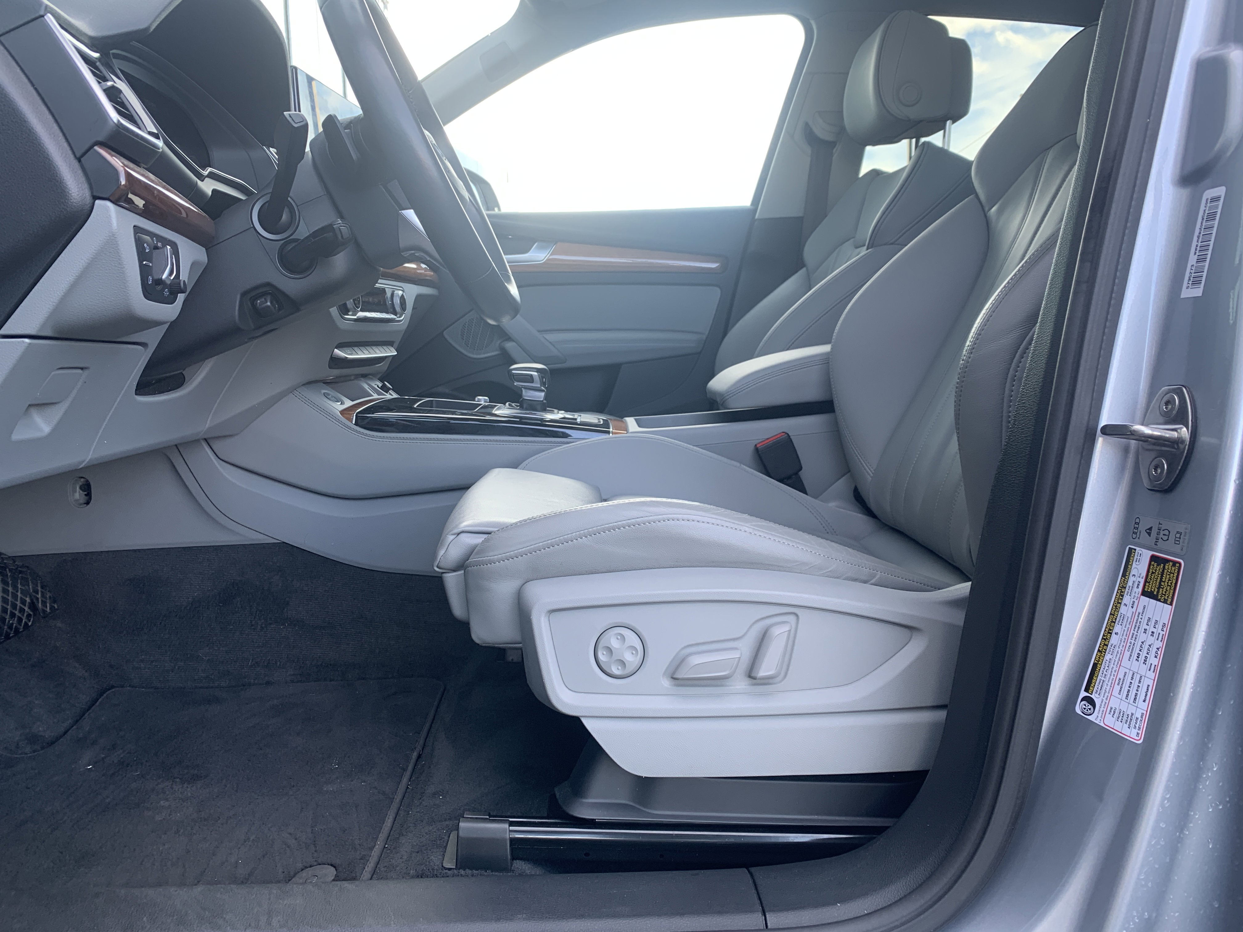 Certified 2023 Audi Q5 e Premium Plus w/ Premium Plus Package image 9