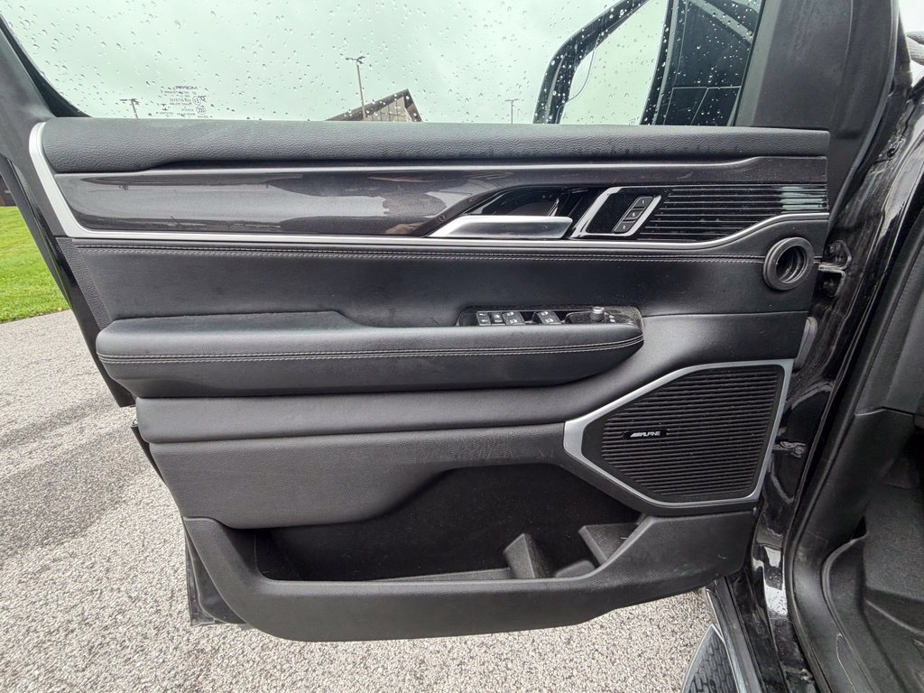 Used 2022 Jeep Wagoneer Series I w/ Convenience Group I AWD/4WD image 14
