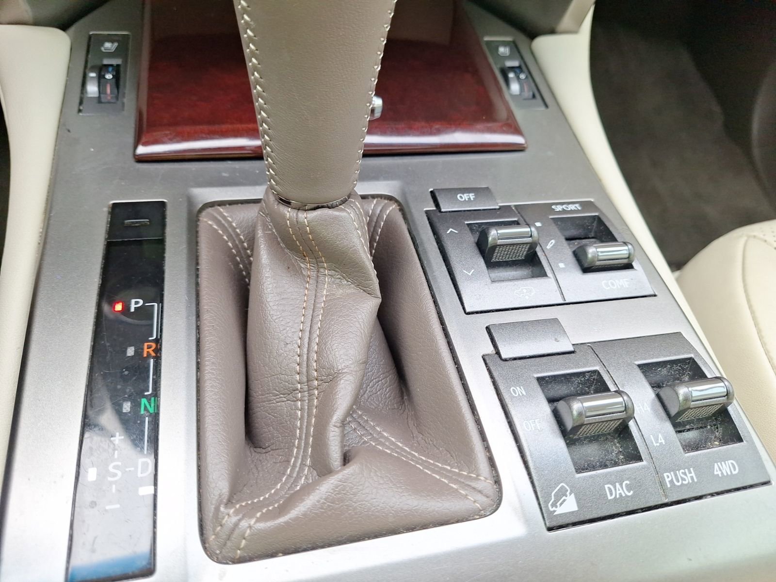 Used 2016 Lexus GX 460 Luxury image 28