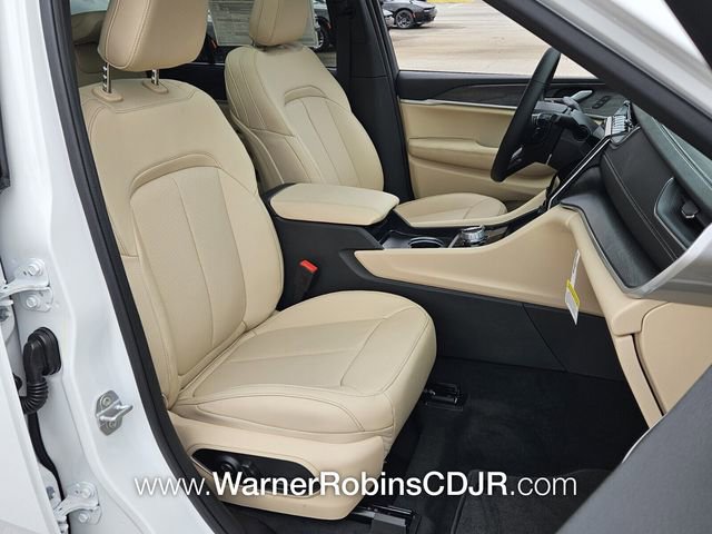 New 2025 Jeep Grand Cherokee Limited w/ Luxury Tech Group II image 18