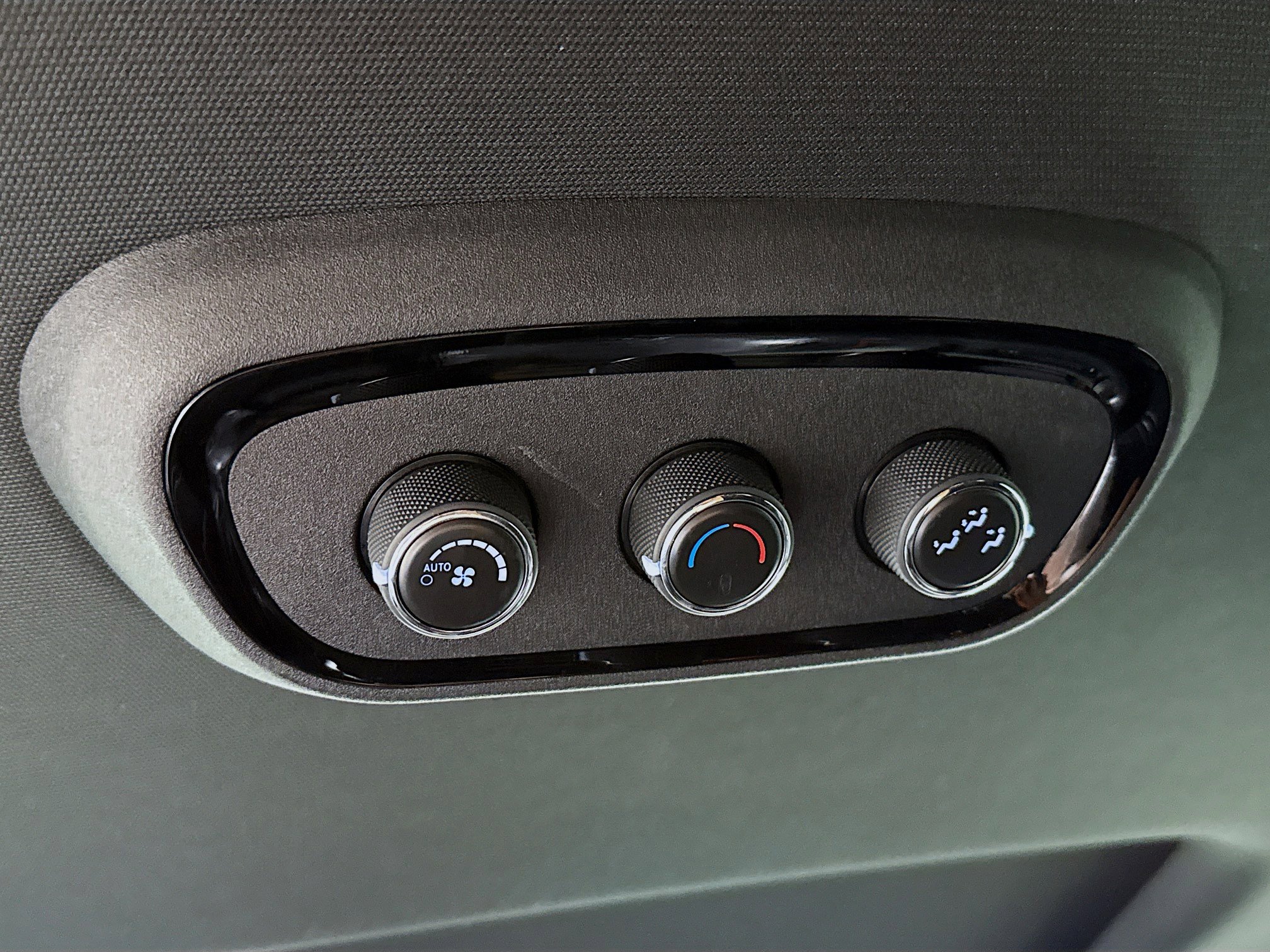 Used 2024 Dodge Durango GT image 31