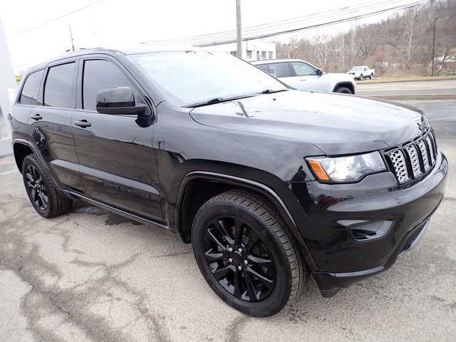 Used 2022 Jeep Grand Cherokee Laredo X image 9