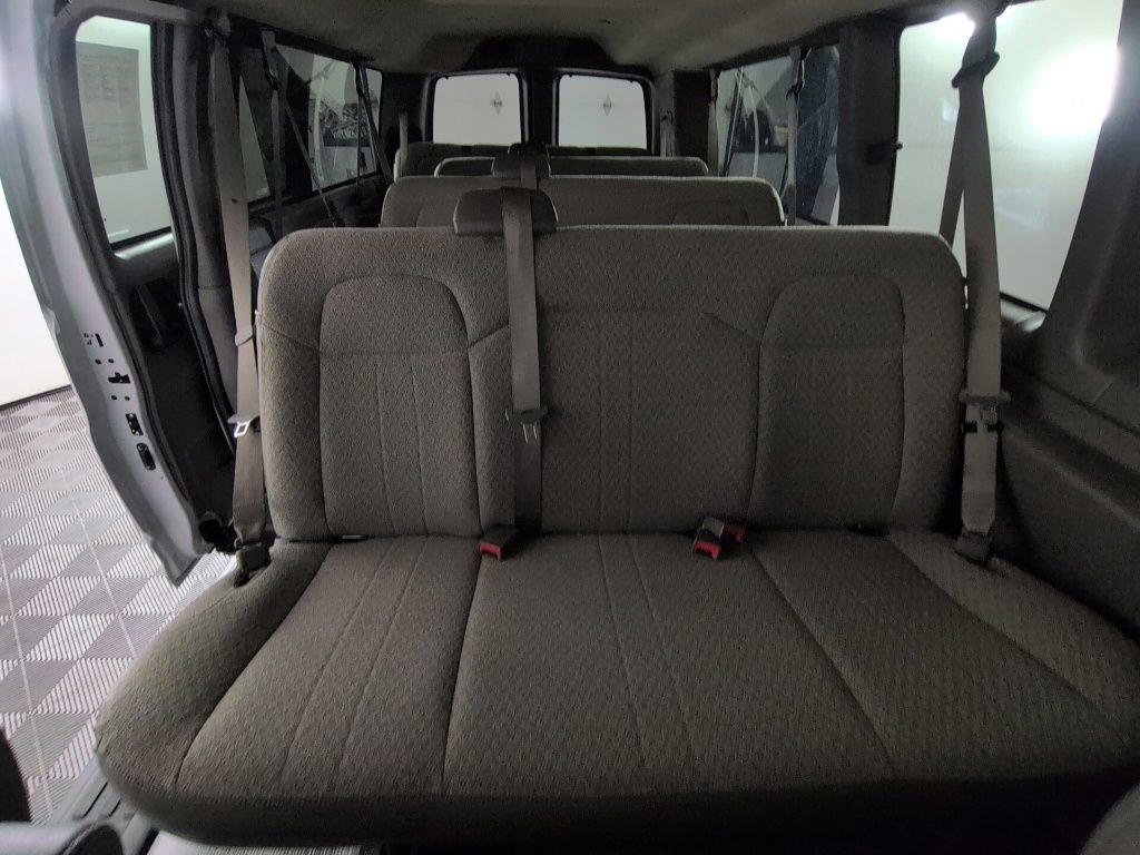 Certified 2025 Chevrolet Express 3500 LT w/ LT Preferred Equipment Group RWD image 31
