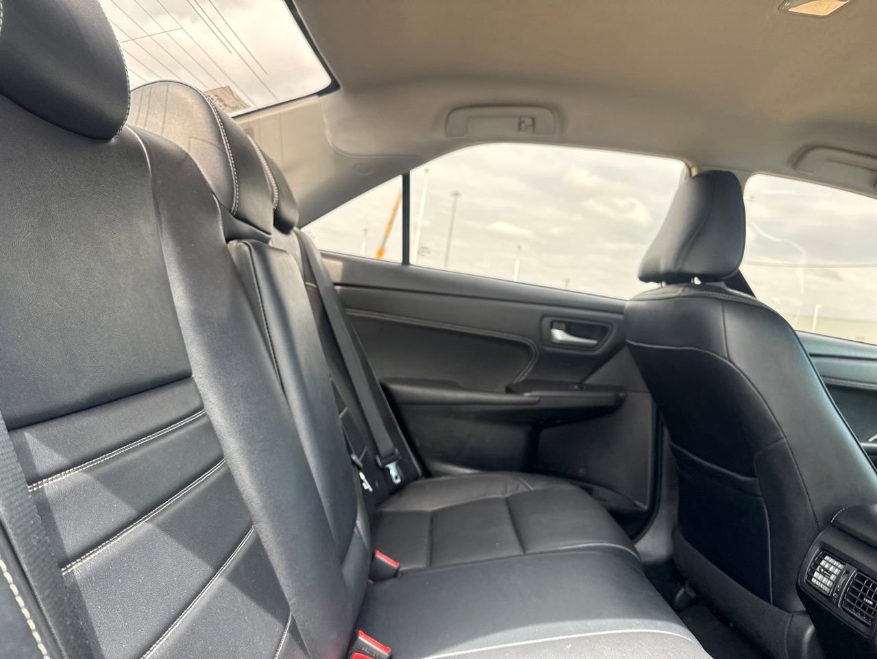Used 2017 Toyota Camry XLE FWD image 29