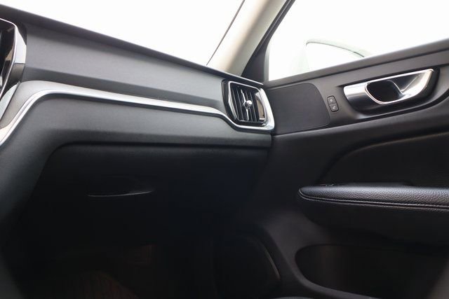 Used 2021 Volvo V60 T5 Cross Country w/ Climate Package image 41