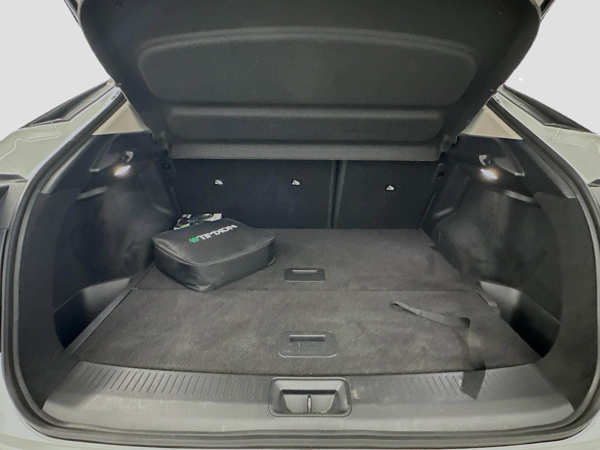 Used 2024 Nissan Ariya AWD image 30