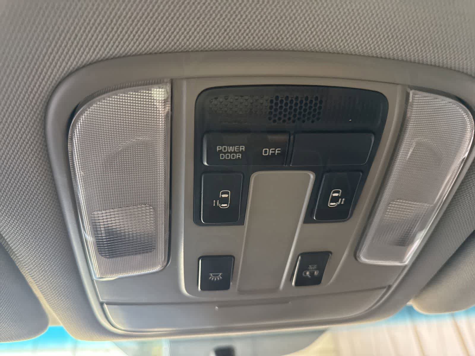 Used 2017 Kia Sedona LX w/ LX Essentials Premium Package FWD image 21