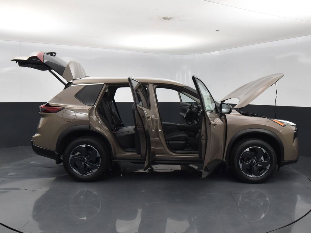 Certified 2025 Nissan Rogue SV w/ SV Premium Package image 45