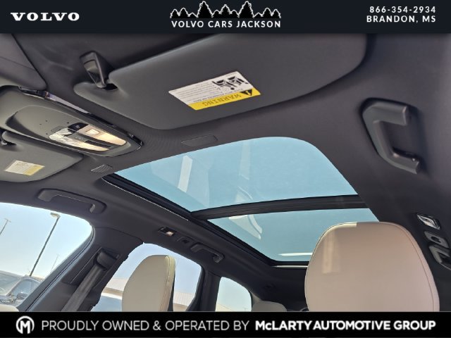 New 2026 Volvo XC60 B5 Plus w/ Protection Package Premier AWD/4WD image 18