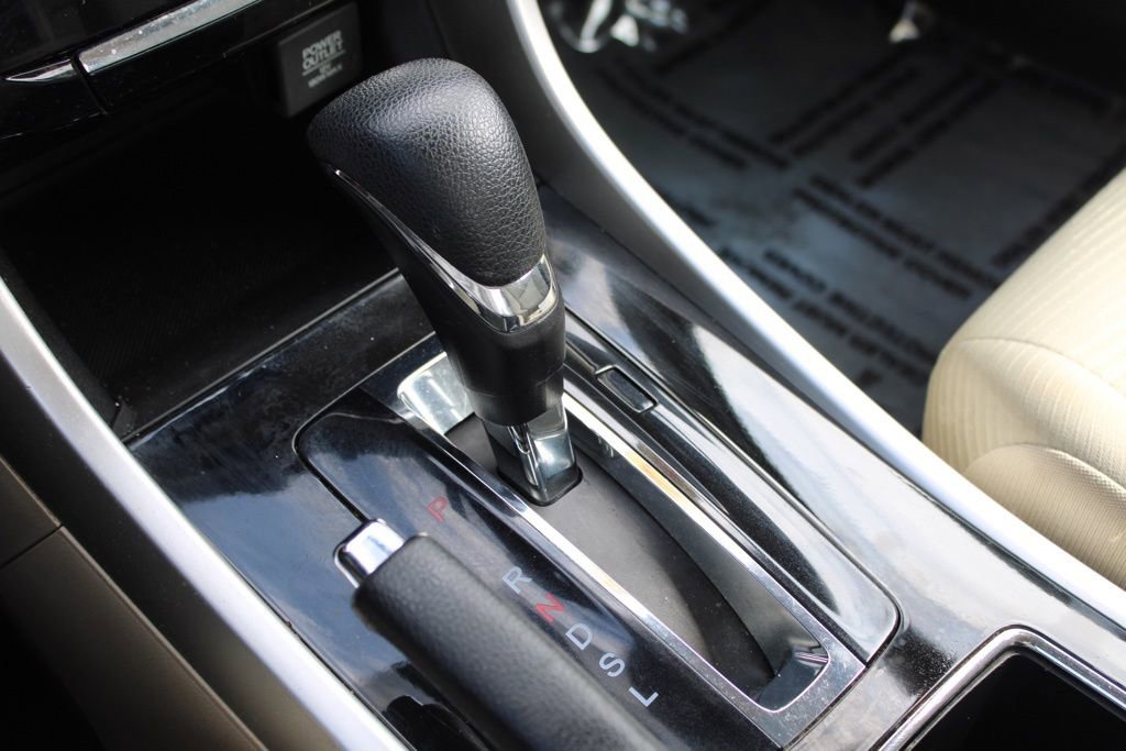 Used 2016 Honda Accord LX image 36