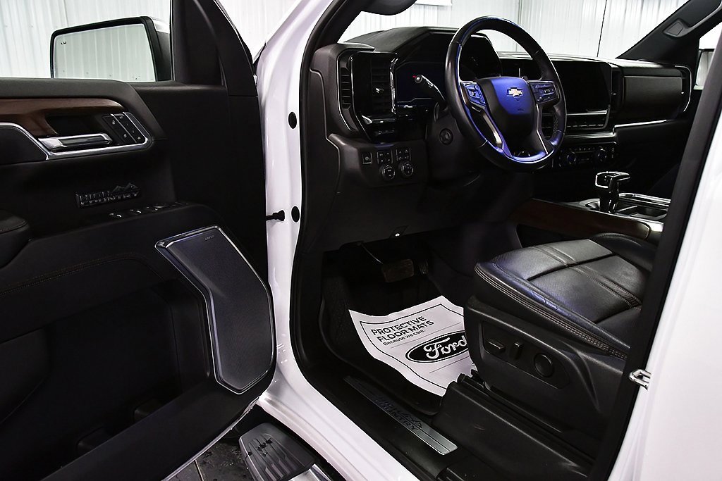 Used 2023 Chevrolet Silverado 1500 High Country w/ High Country Premium Package image 19