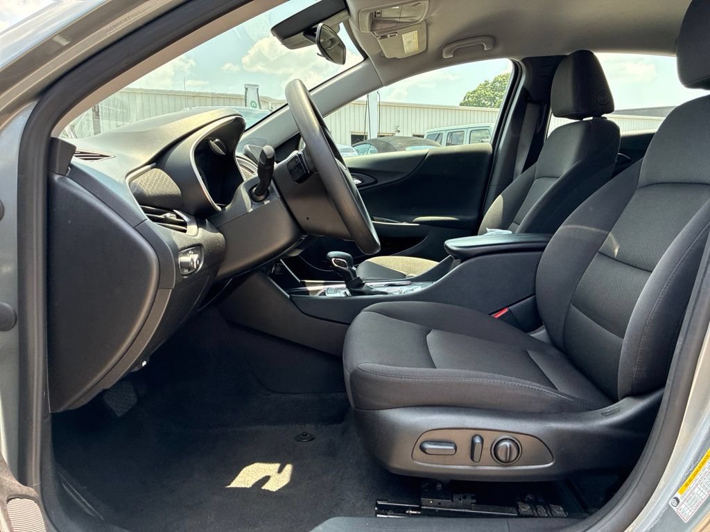 Used 2024 Chevrolet Malibu LT FWD image 11
