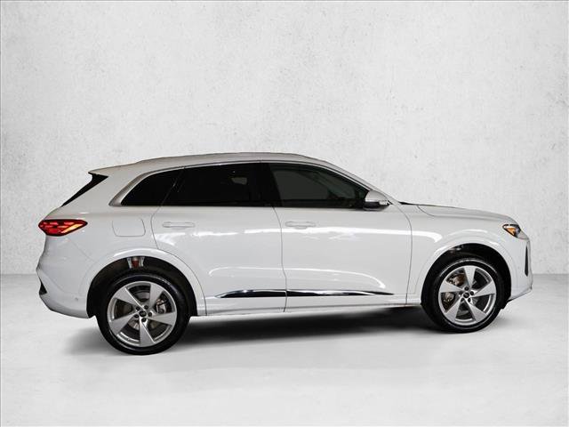 Used 2025 Audi Q5 Premium Plus w/ Premium Plus AWD/4WD image 4