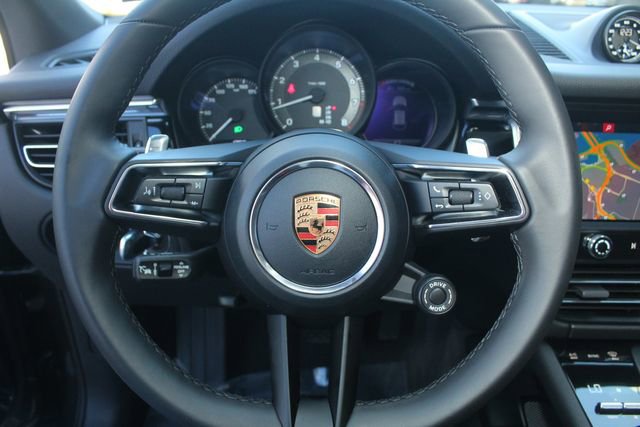 Certified 2026 Porsche Macan Base image 19