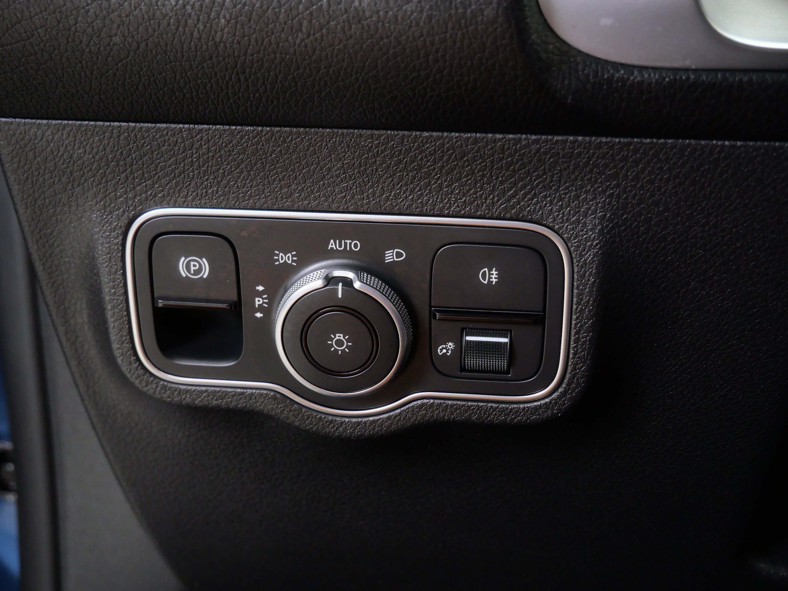Certified 2022 Mercedes-Benz GLB 35 AMG 4MATIC image 26