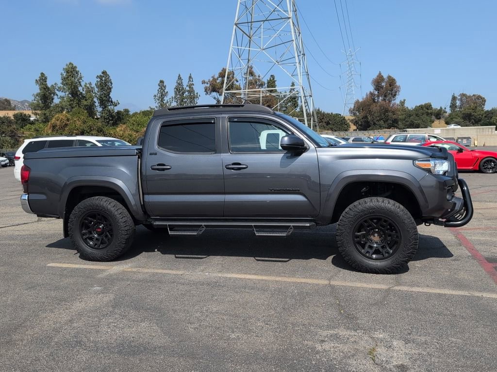 Used 2022 Toyota Tacoma SR5 RWD image 4