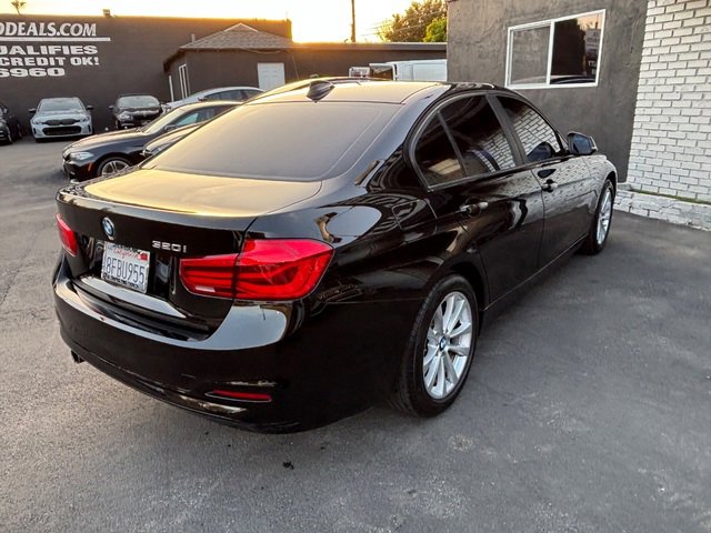 Used 2018 BMW 320i Sedan RWD image 22