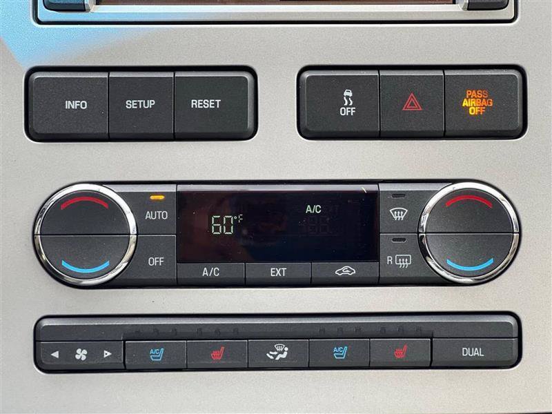 Used 2008 Lincoln MKX AWD image 29
