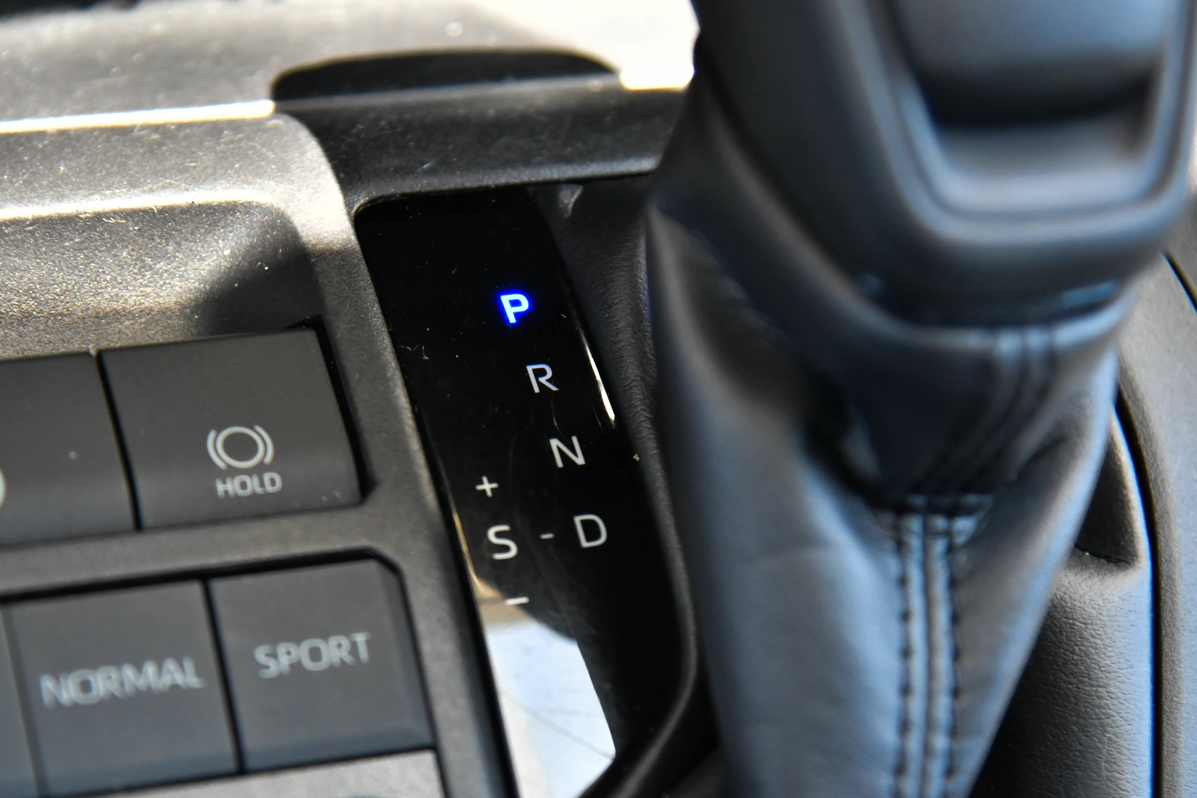Used 2024 Toyota RAV4 XLE FWD image 28
