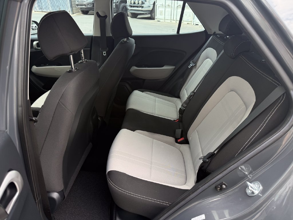 Used 2023 Hyundai Venue SEL w/ Cargo Package FWD image 31
