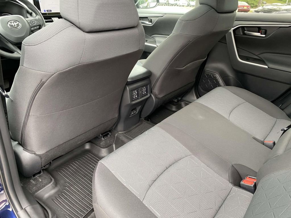 Used 2025 Toyota RAV4 XLE w/ Convenience Package FWD image 15