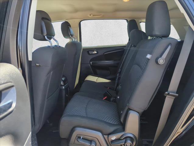 Used 2020 Dodge Journey SE w/ Blacktop Package FWD image 17