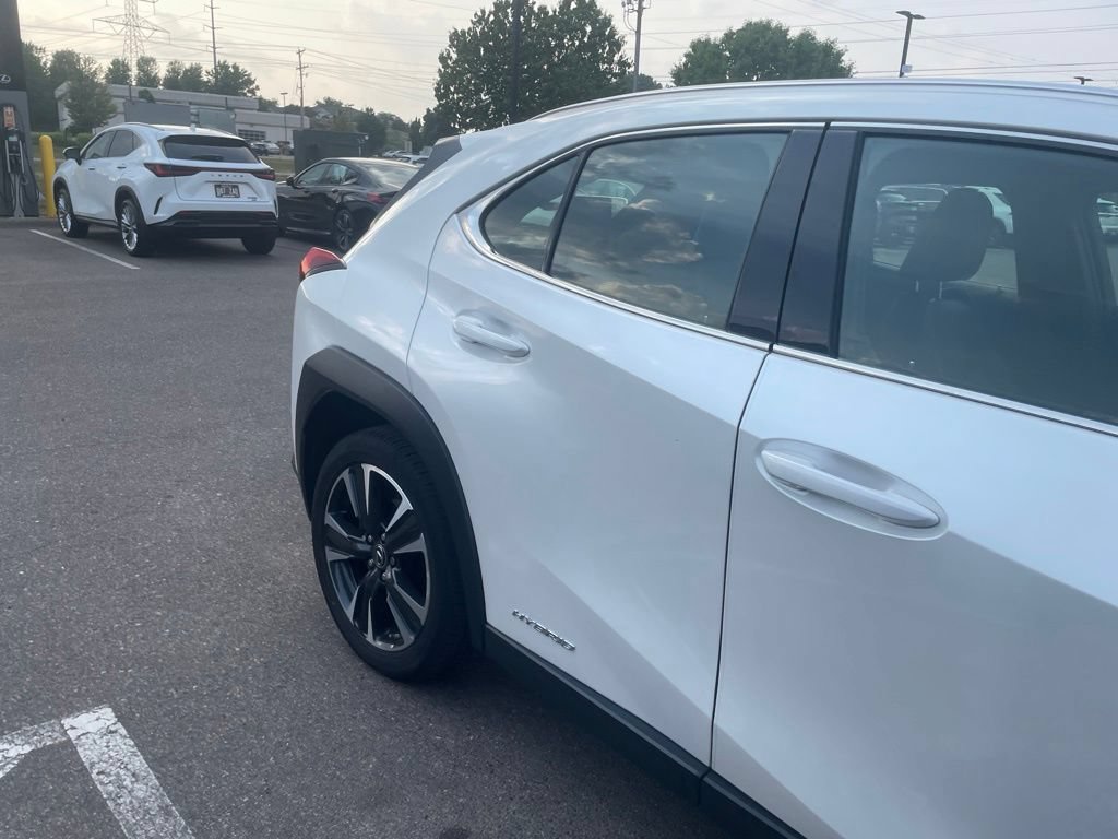 Used 2019 Lexus UX 250h w/ Premium Package AWD/4WD image 37
