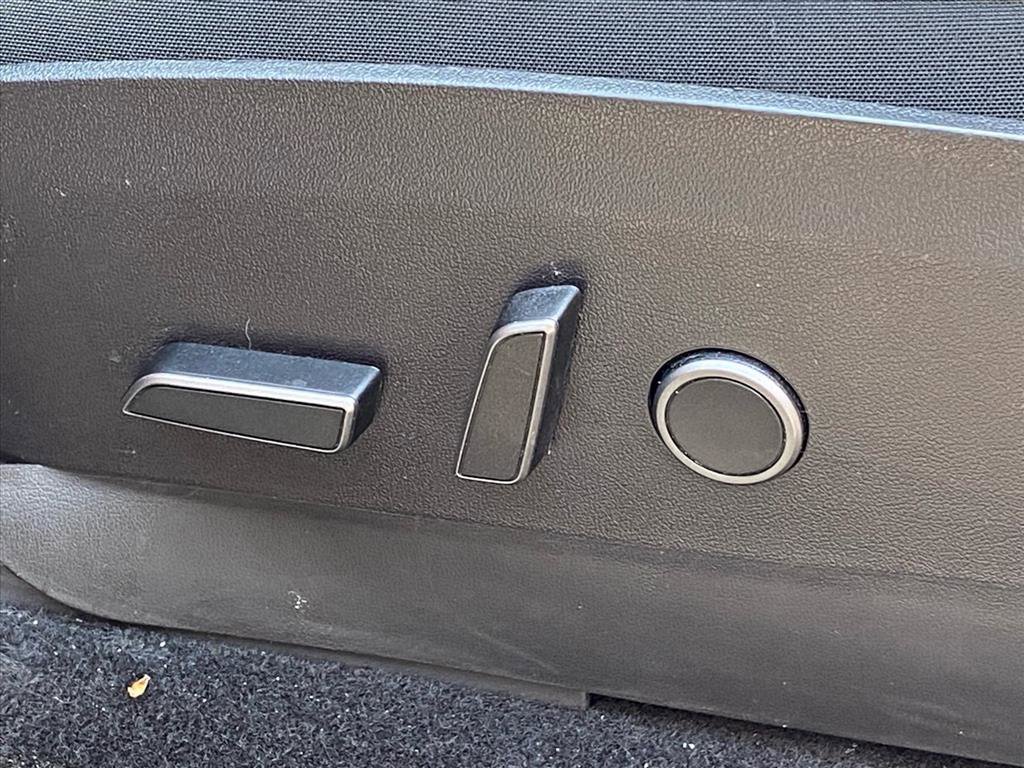 Used 2021 Tesla Model Y Long Range image 10