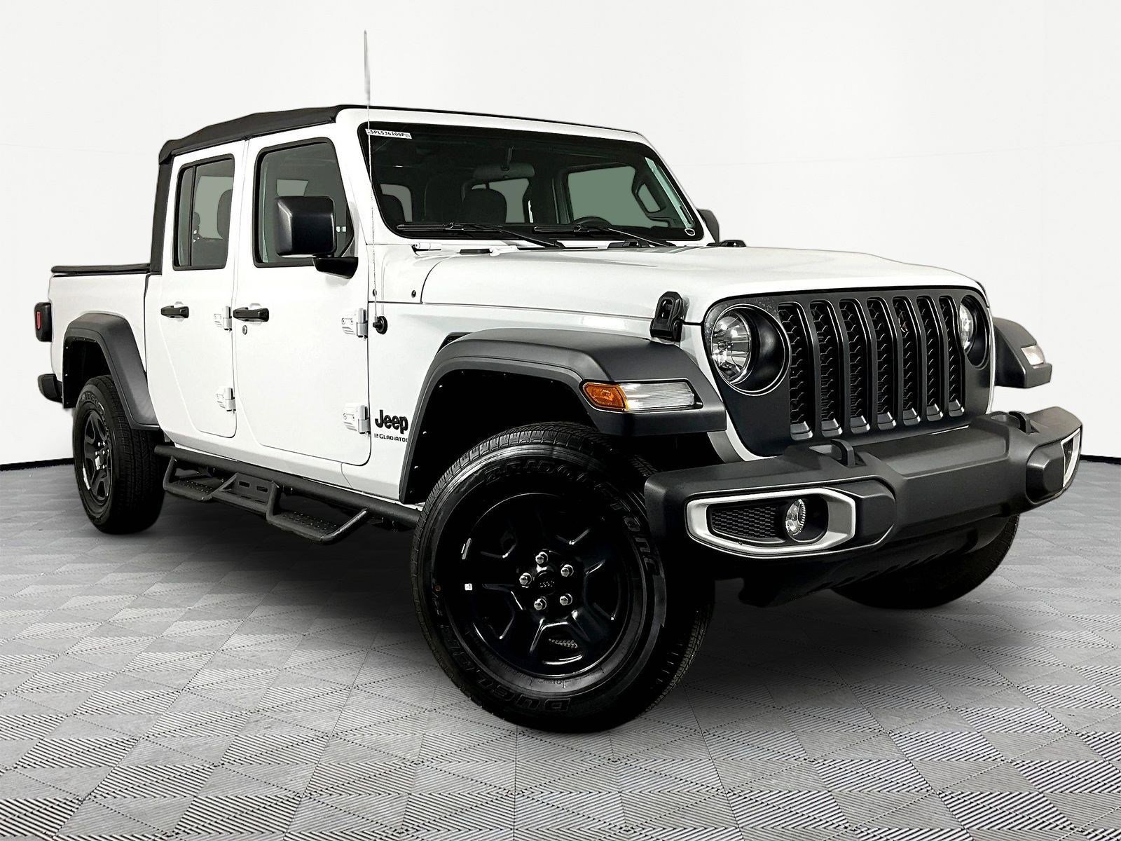 Used 2023 Jeep Gladiator Sport w/ Trailer Tow Package AWD/4WD image 3