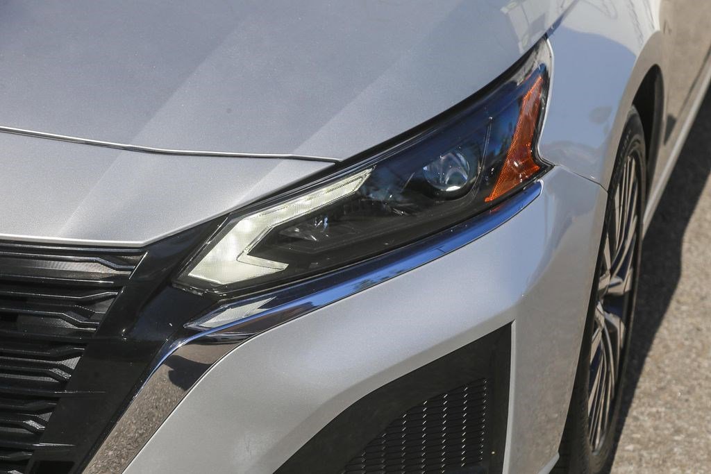 Used 2023 Nissan Altima 2.5 SV image 4