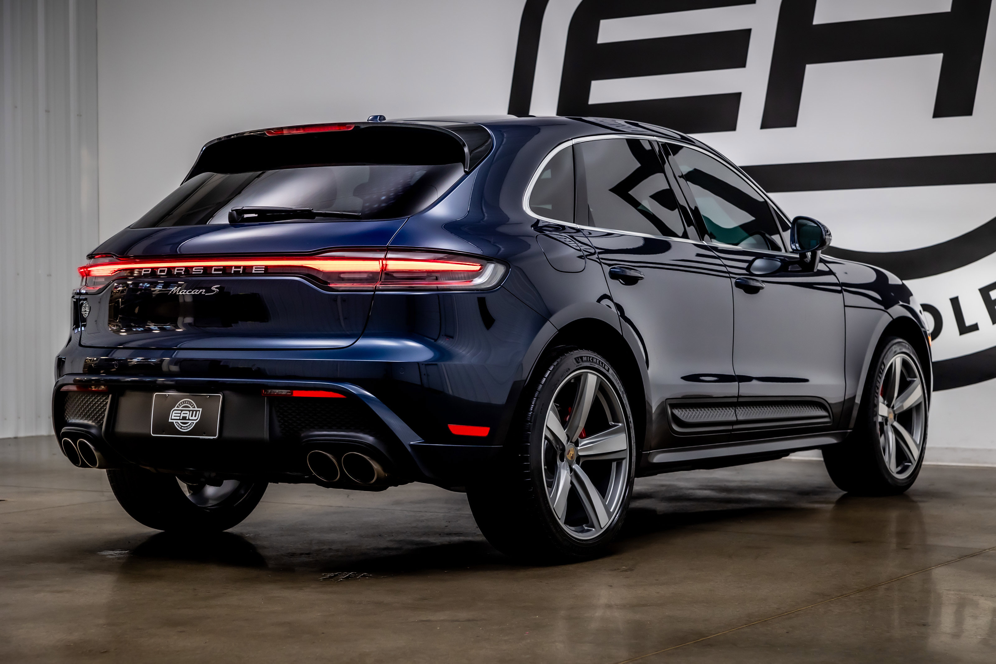 Used 2022 Porsche Macan S AWD/4WD image 30