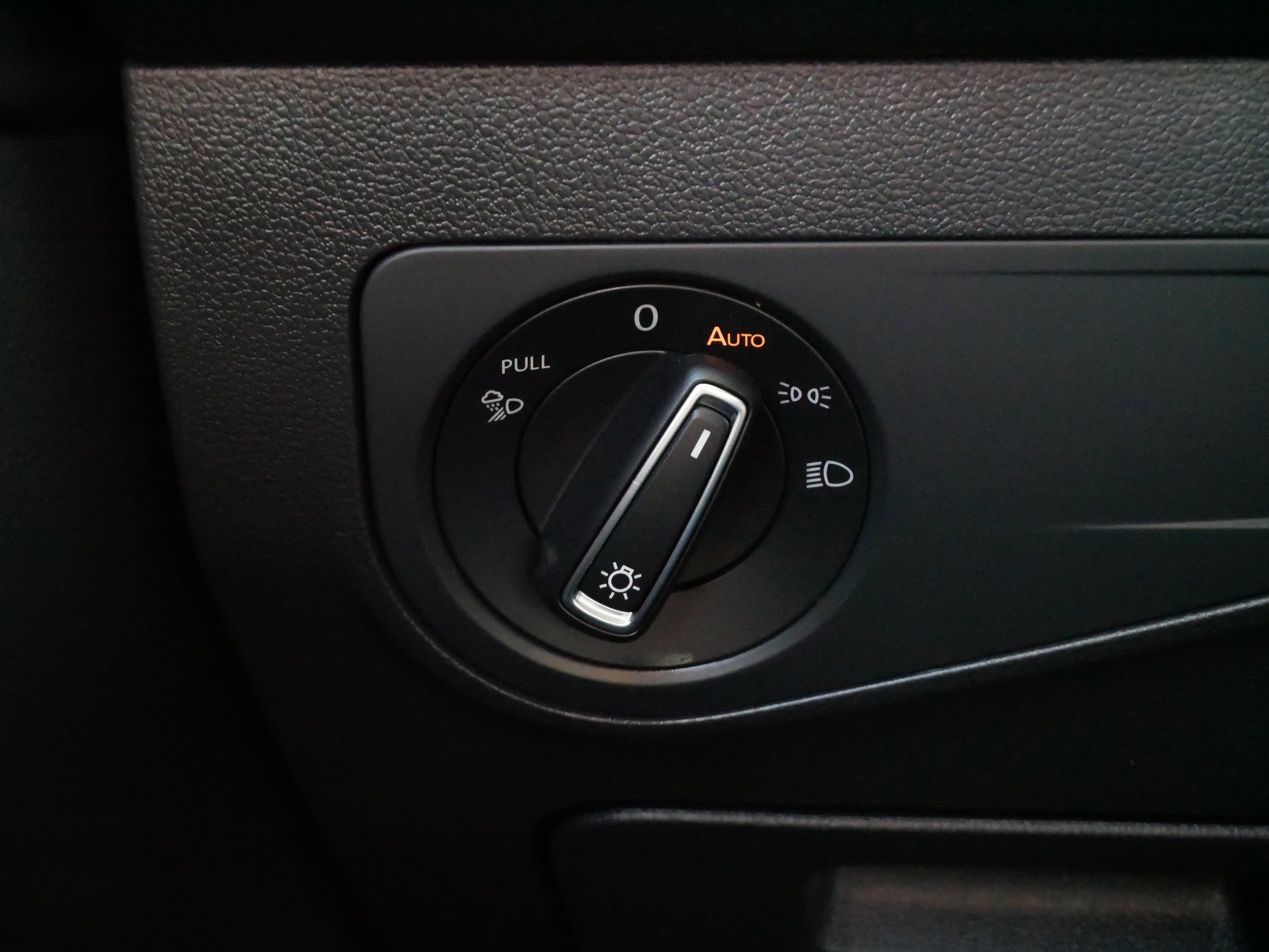 Used 2024 Volkswagen Tiguan SEL R-Line image 27