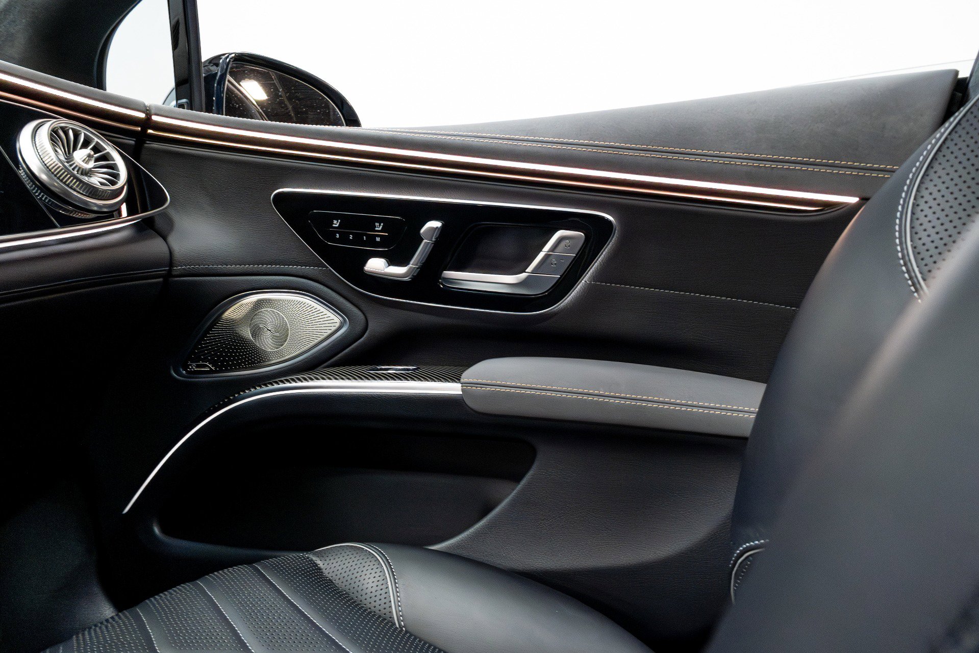 Used 2023 Mercedes-Benz EQS AMG 4MATIC image 16