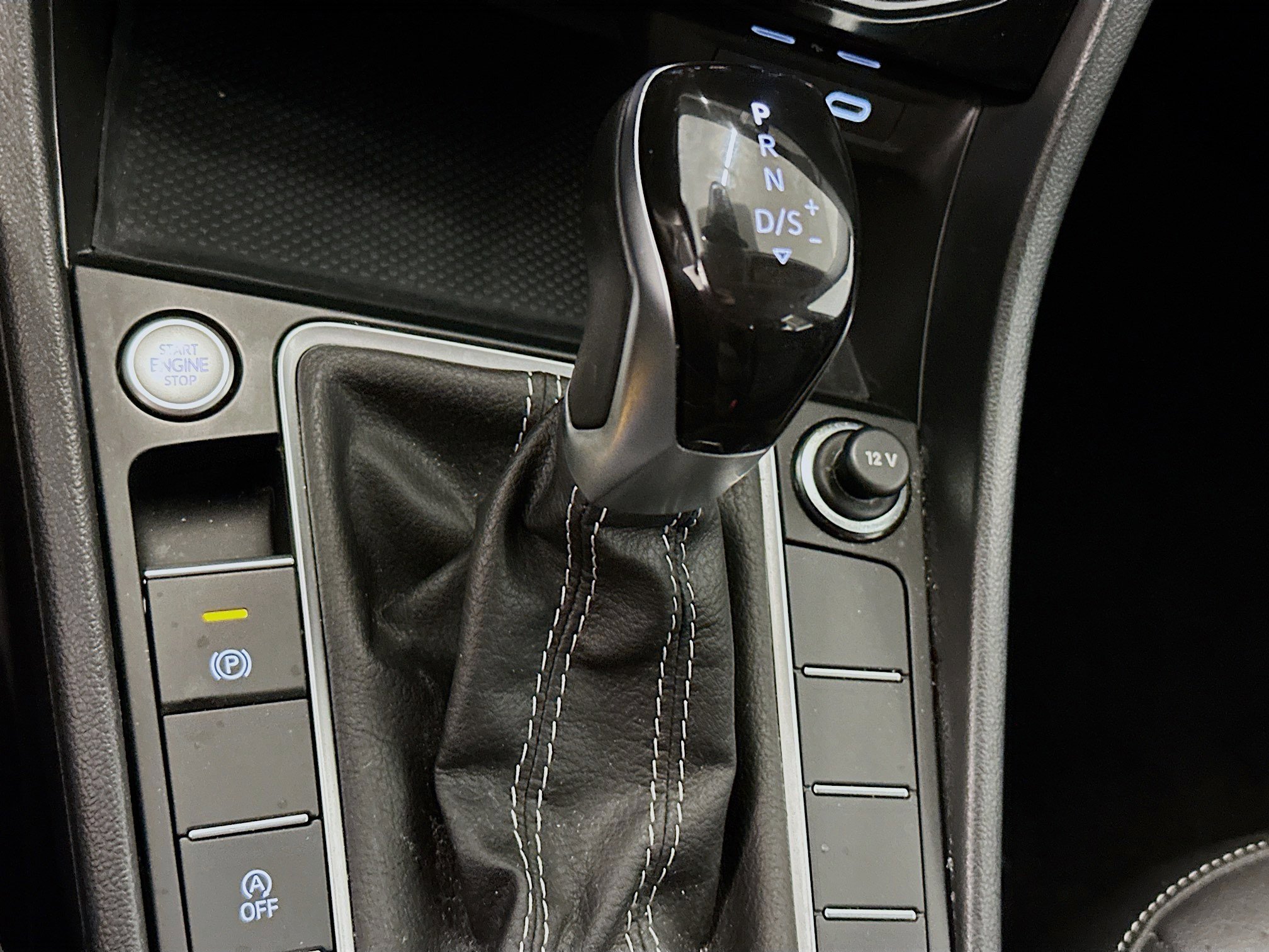 Used 2024 Volkswagen Jetta SE image 24