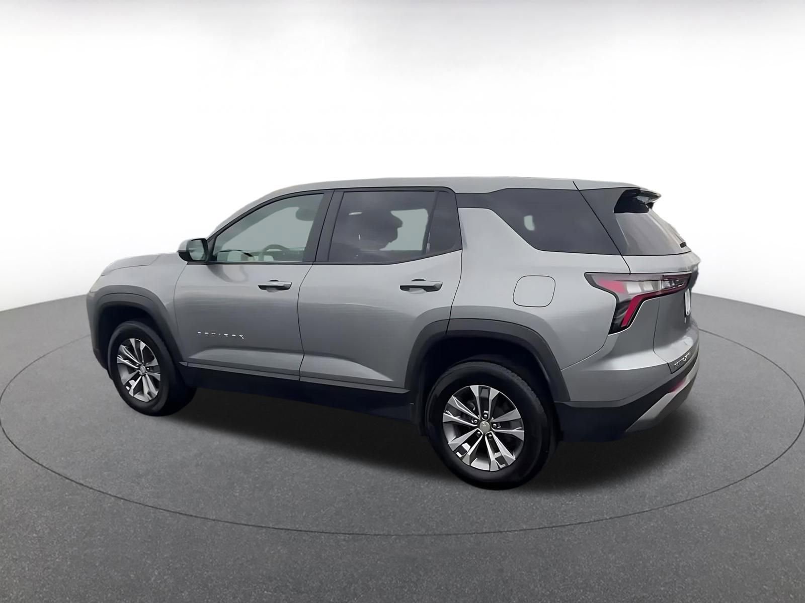 Used 2025 Chevrolet Equinox LT image 10