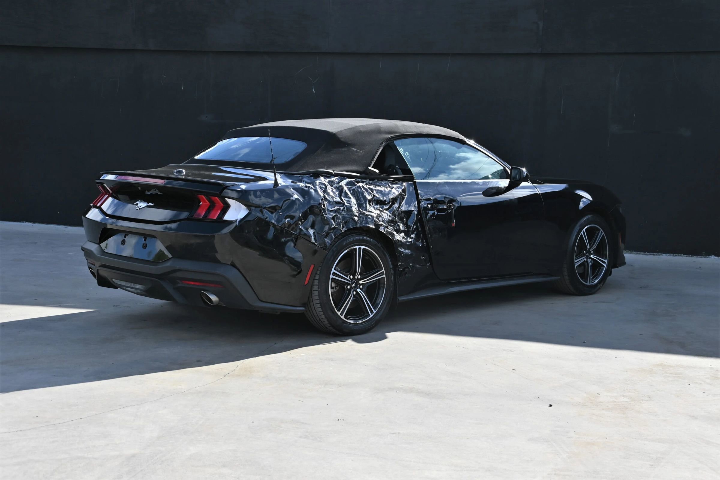 Used 2025 Ford Mustang Premium RWD image 5