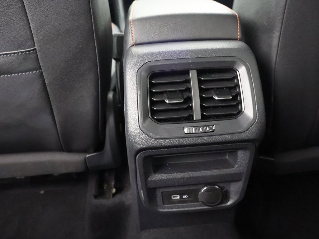 Used 2024 Volkswagen Tiguan SE image 46