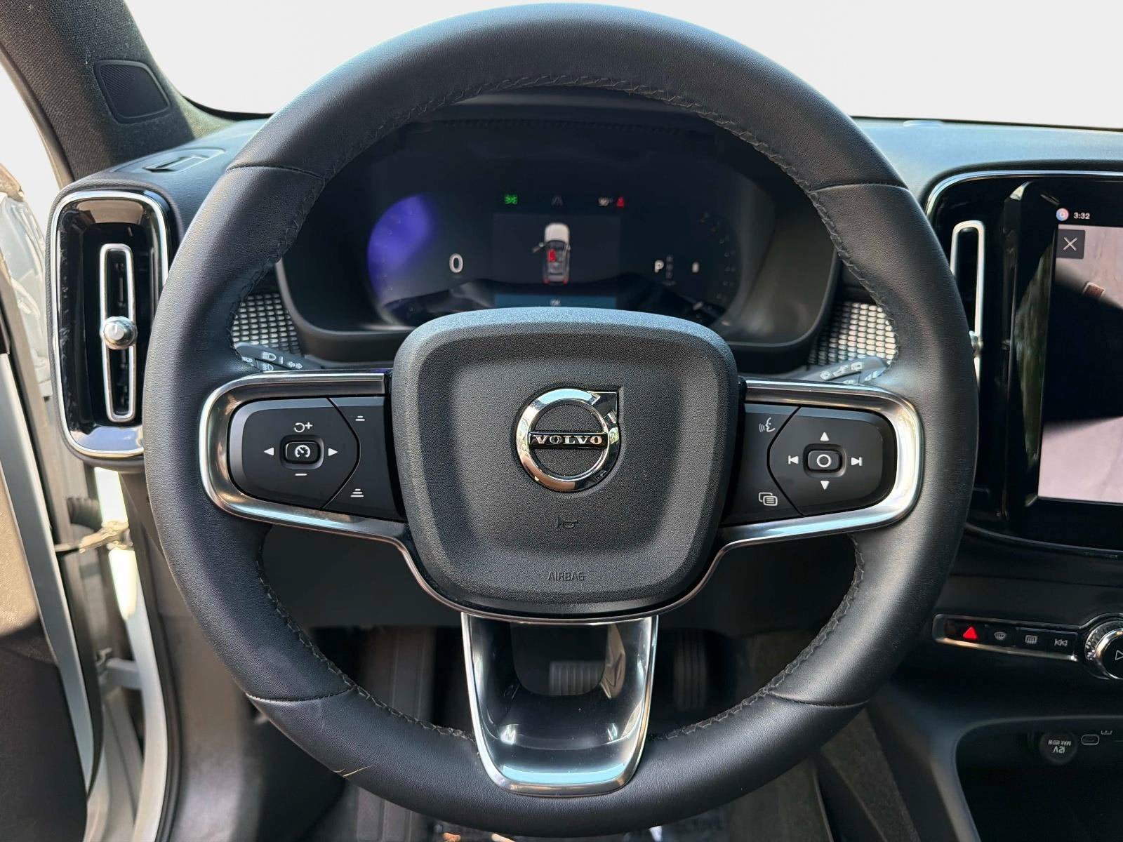 Used 2024 Volvo XC40 B5 Plus AWD/4WD image 28