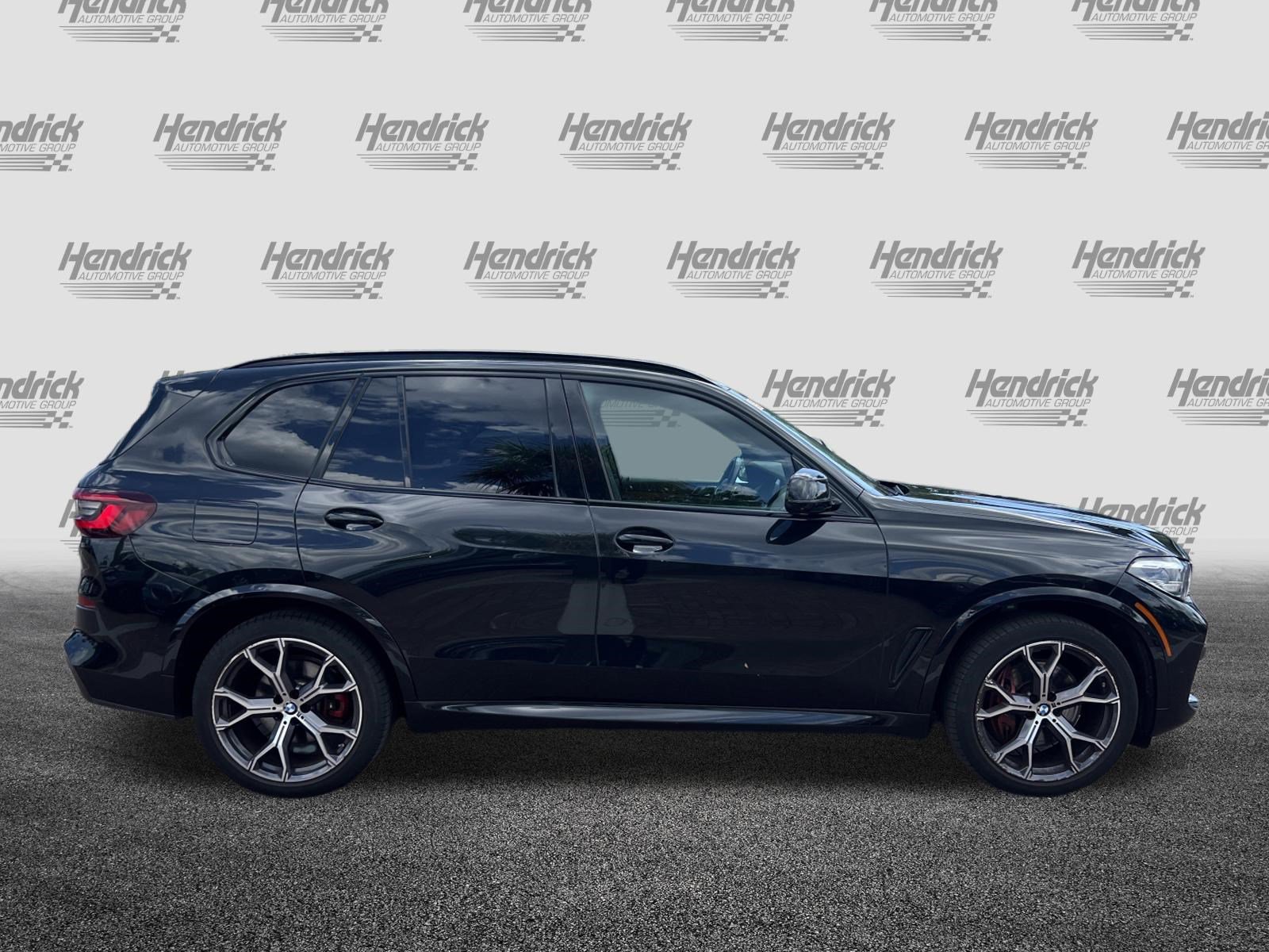 Certified 2022 BMW X5 xDrive40i w/ M Sport Package AWD/4WD image 11