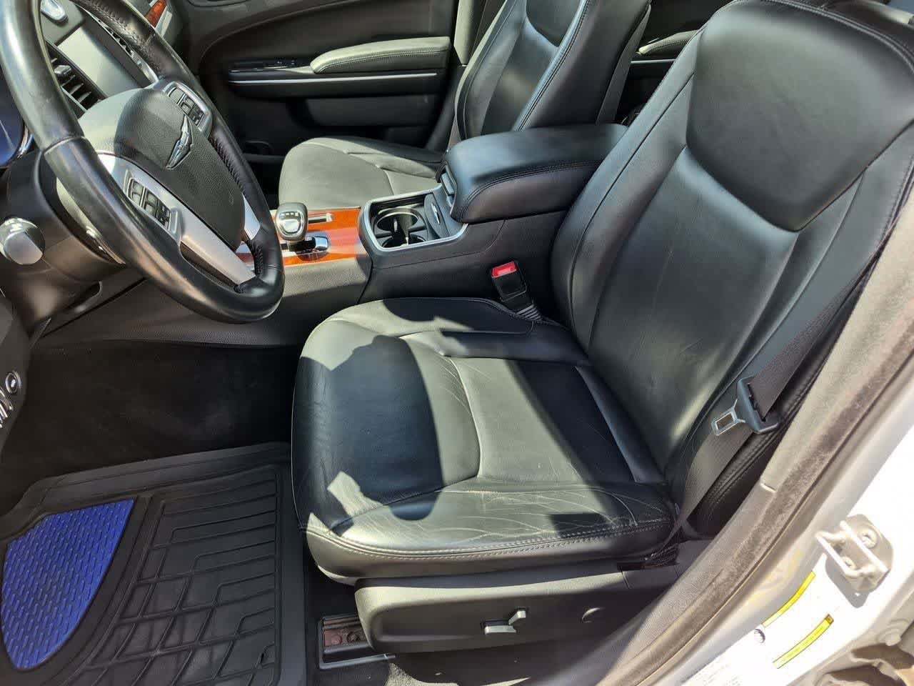 Used 2014 Chrysler 300 RWD image 16
