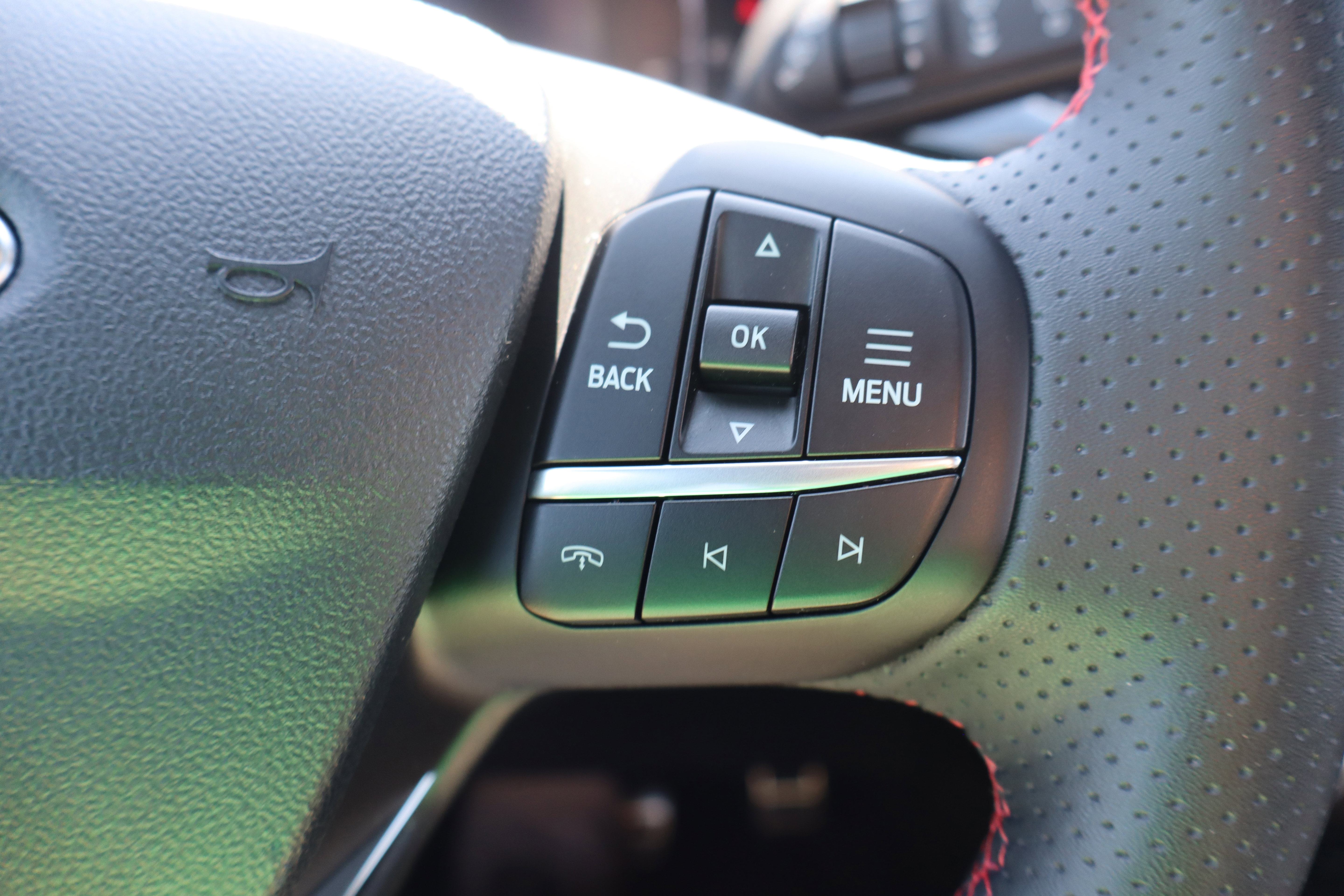 Used 2024 Ford Escape ST-Line w/ Tech Pack #1 AWD/4WD image 17