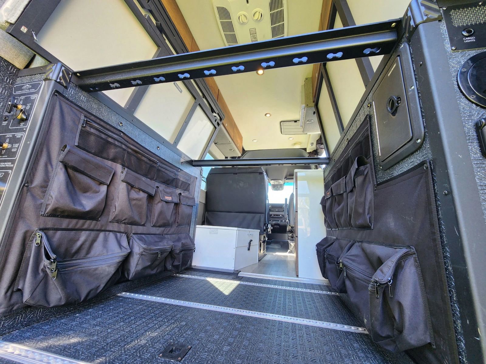 Used 2023 Mercedes-Benz Sprinter 2500 image 95