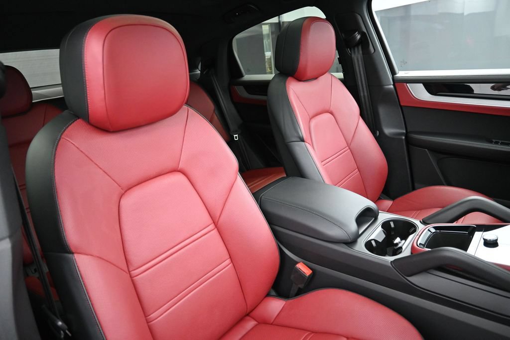 Certified 2024 Porsche Cayenne S AWD/4WD image 31