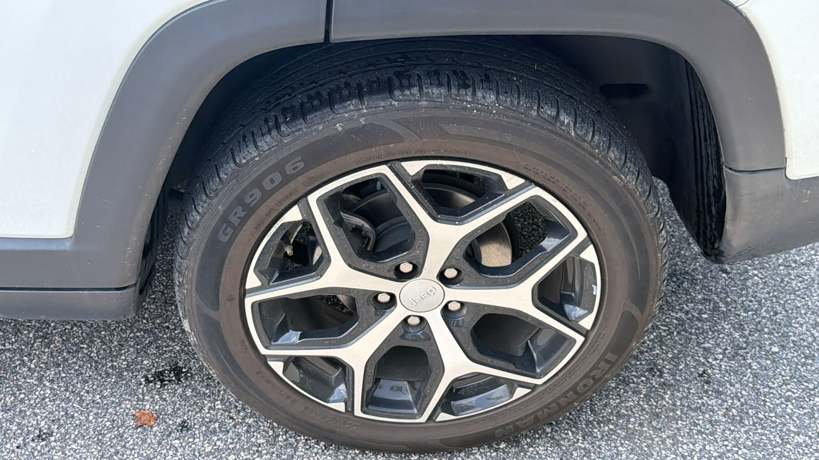 Used 2024 Jeep Compass Limited AWD/4WD image 12