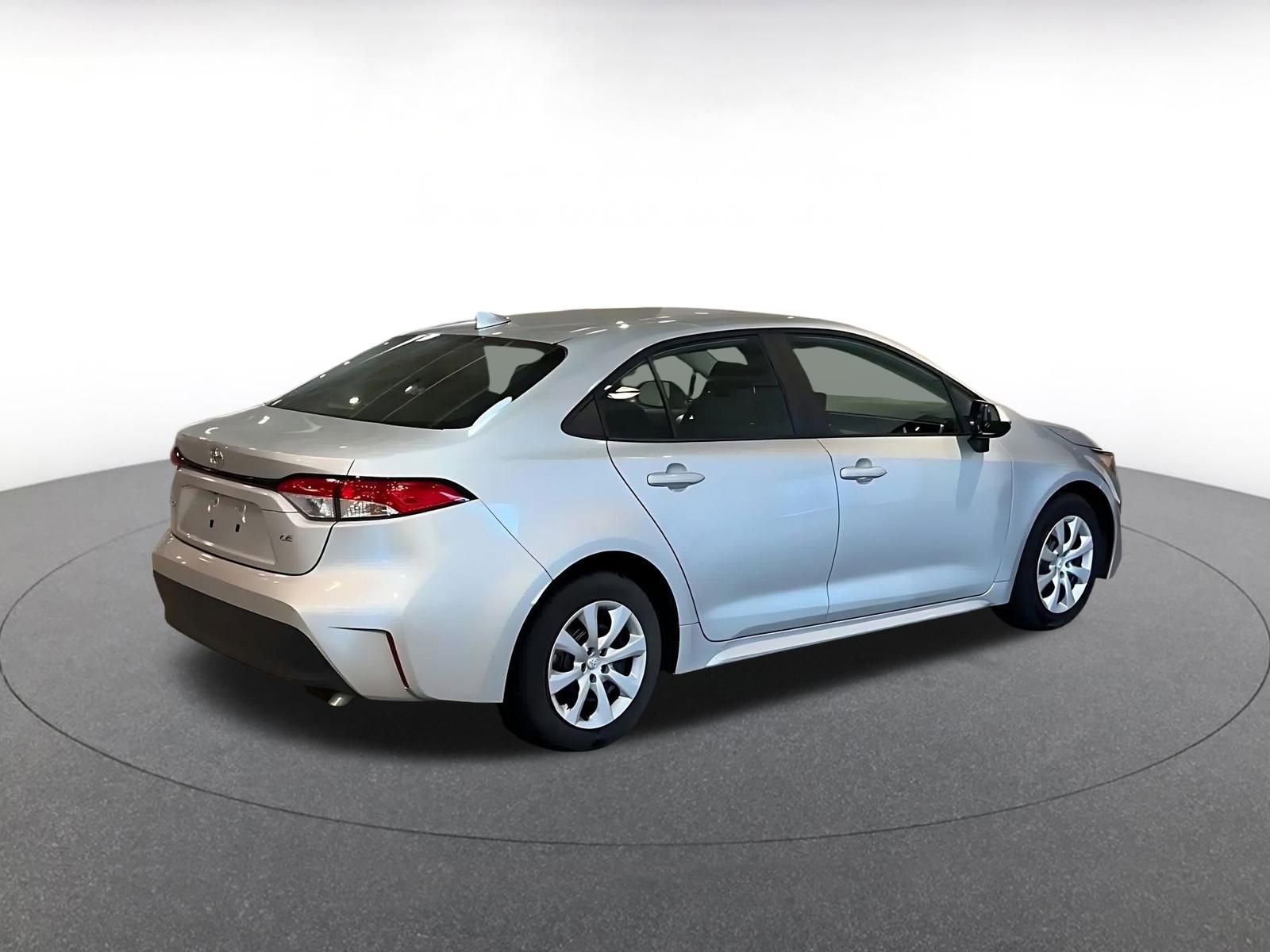 Used 2025 Toyota Corolla LE image 15