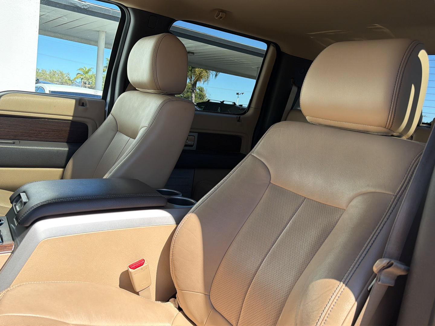 Used 2014 Ford F150 Lariat w/ Equipment Group 502A Luxury AWD/4WD image 10