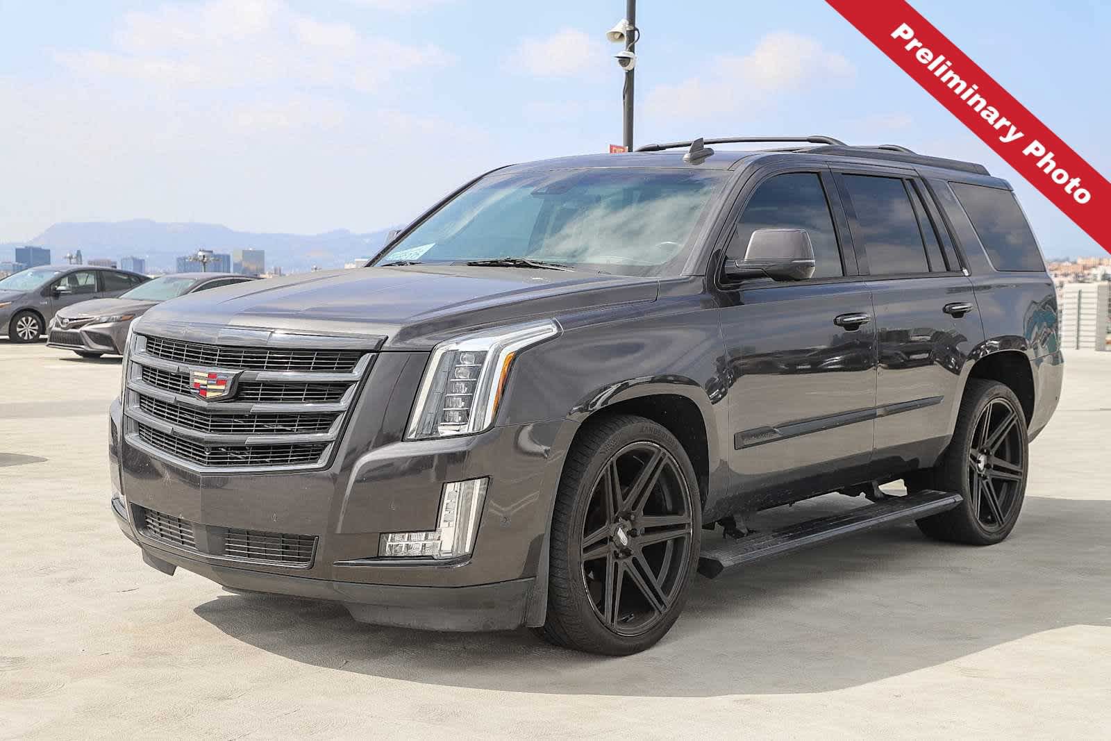 Used 2018 Cadillac Escalade Premium Luxury AWD/4WD image 1